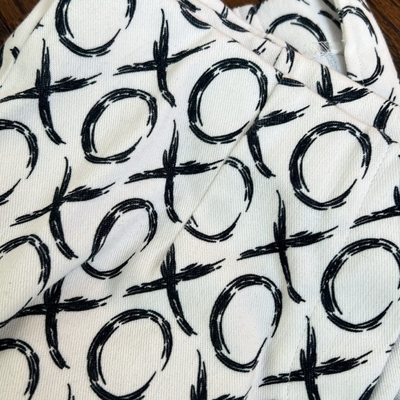 Holland Ave pull-on “Sudan” crop / capri pant with X & O pattern in Navy - Picture 5 of 7